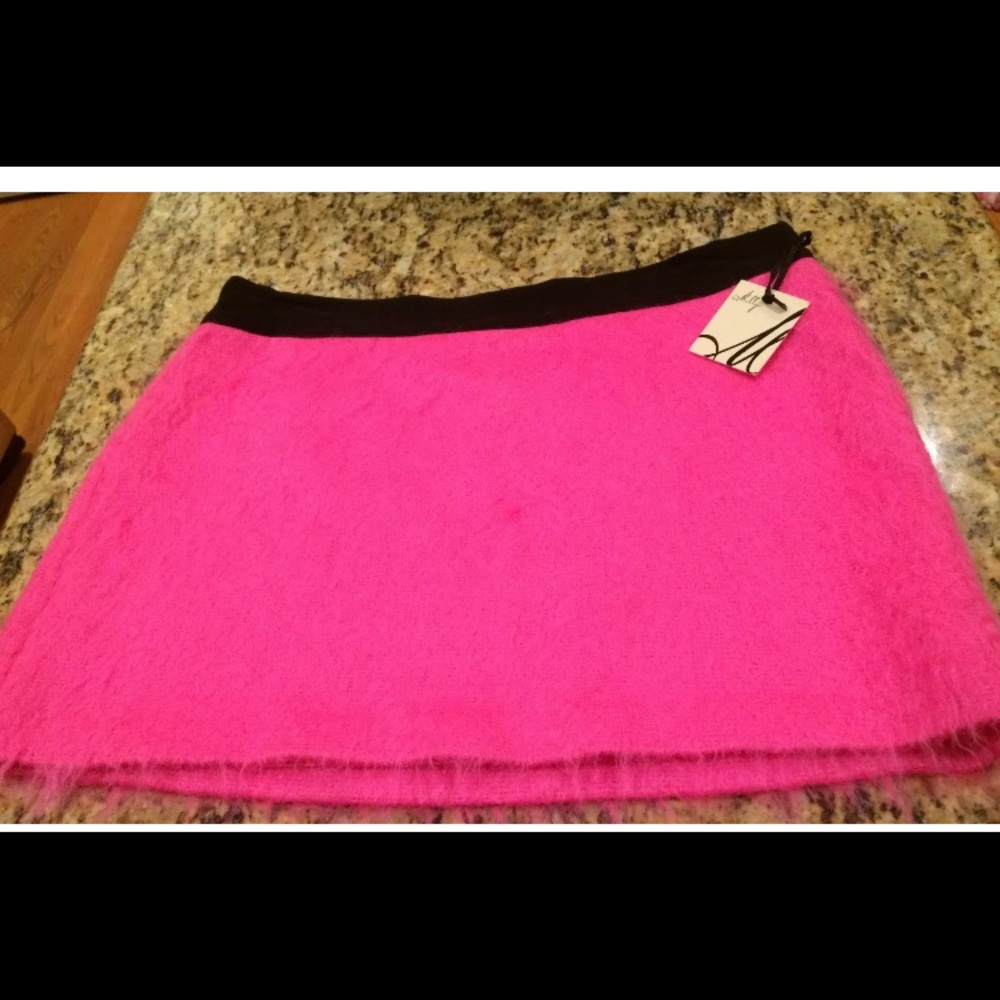 MILLY OF NEW YORK Ivory Mohair Black Trim skirt